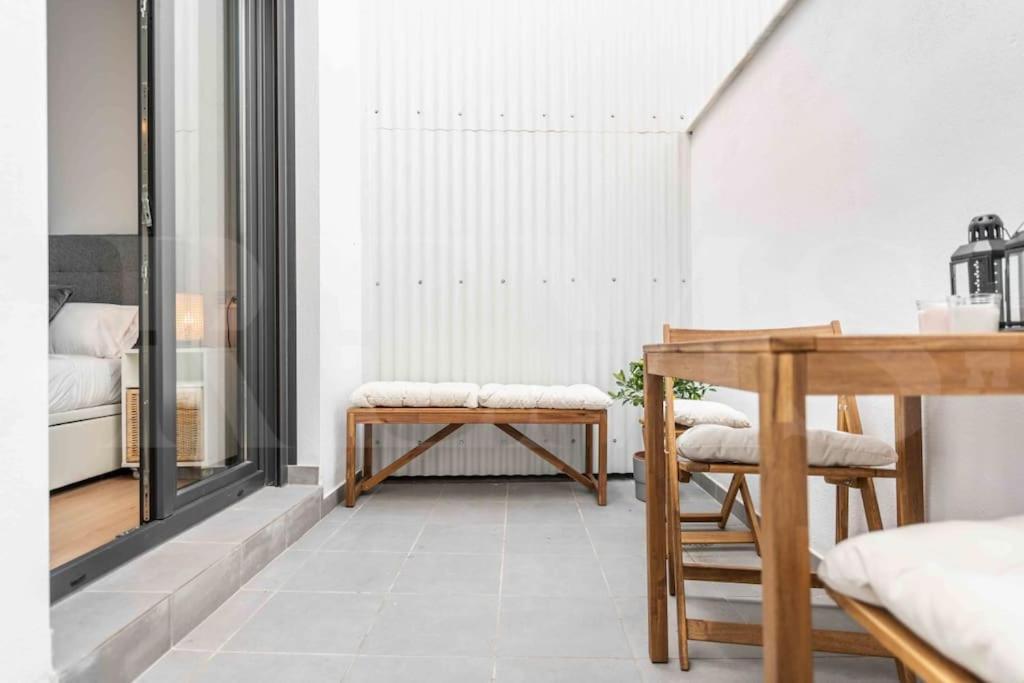 Fresh & Stylish Apartment With Parking By Rems Malaga Exterior photo